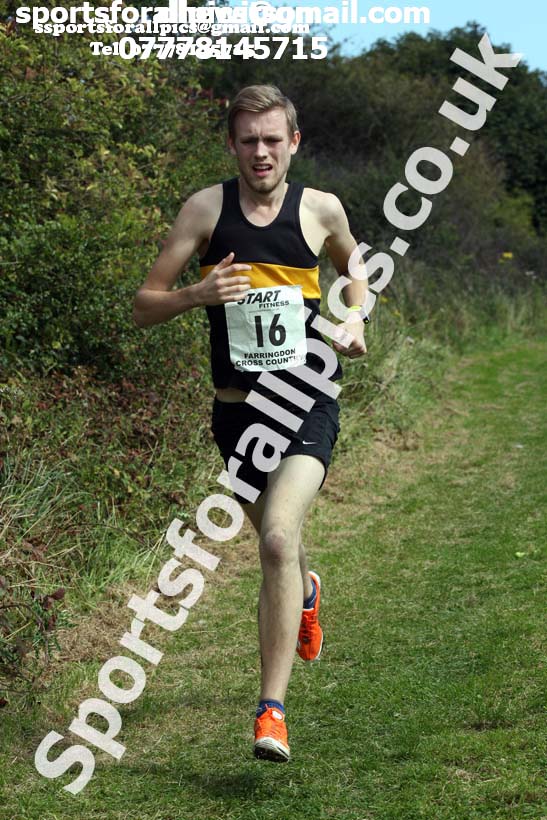 Senior mens relay, Sunderland Harriers Cross Country, Farrington, Sunderland. Photo: David T. Hewitson/Sports for All Pics